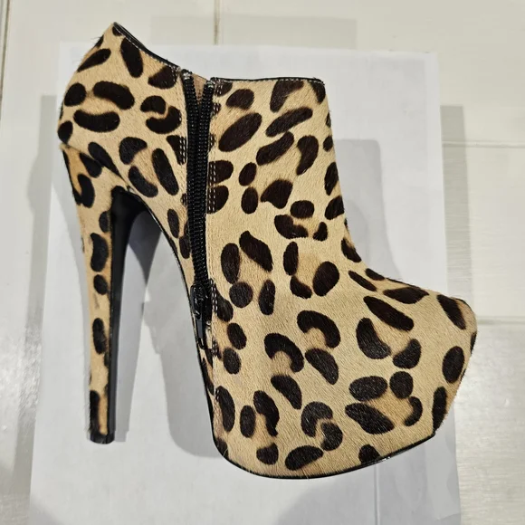 Steve Madden Leopard Print Stiletto Heels - Picture 7 of 10